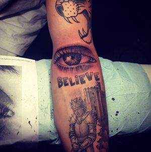 Justin Bieber Gets Huge Tattoo of His Mom's Eye