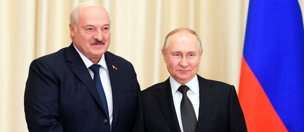 Vladimir Poutine aux côtés du président biélorusse, Alexandre Loukachenko, le 17 février 2023.  - Credit:VLADIMIR ASTAPKOVICH / SPUTNIK / AFP