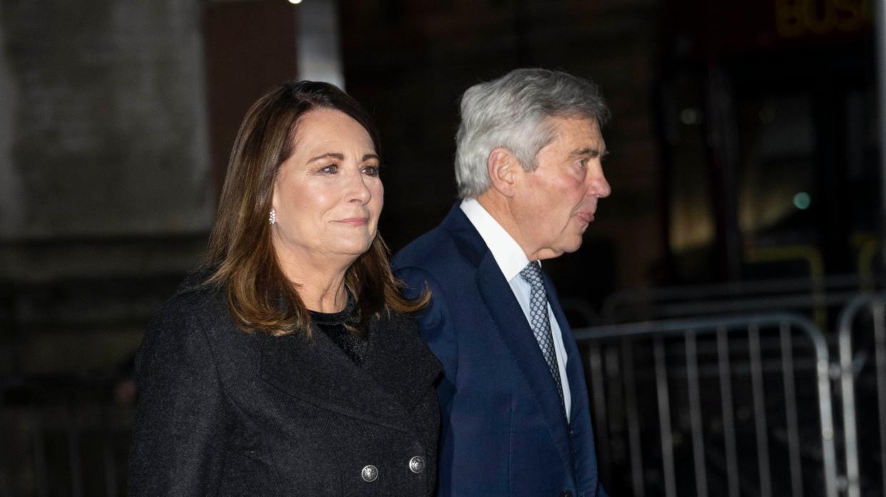  Carole Middleton's shiny long bob. 