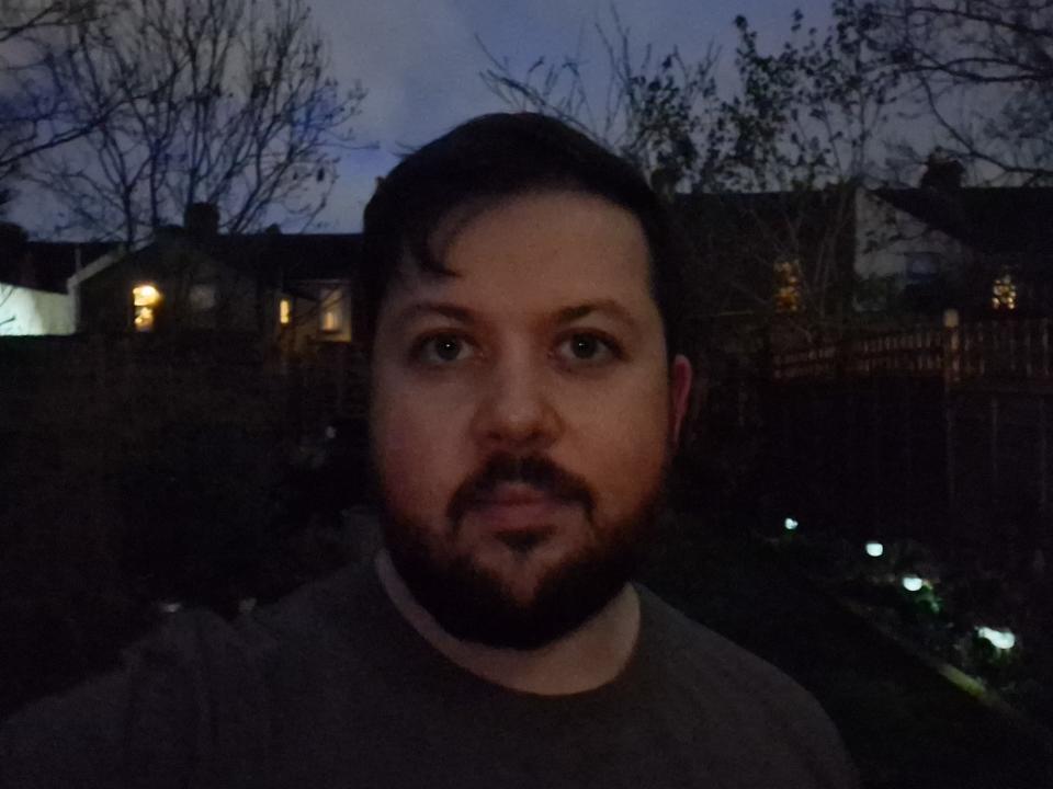 Samsung Galaxy A54 camera sample selfie front night mode