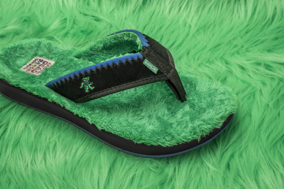 fur flip flops sanuk