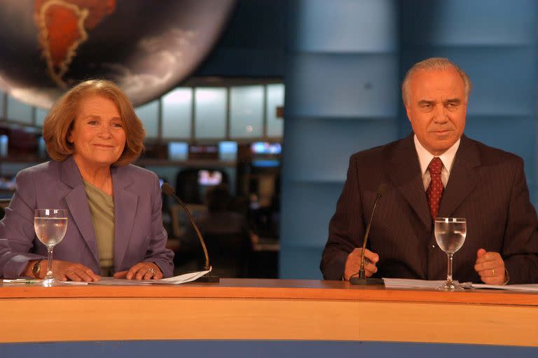 César Mascetti junto a Mónica Cahen D’Anvers: juntos marcaron la forma de dar las noticias en TV
