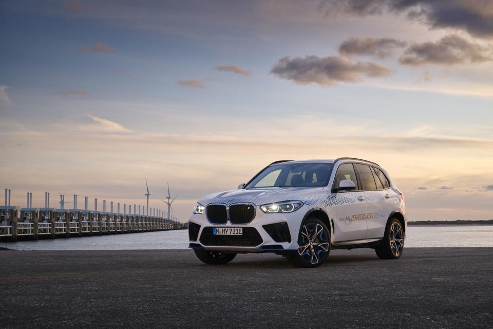 <p><a href="https://www.caranddriver.com/bmw" rel="nofollow noopener" target="_blank" data-ylk="slk:BMW;elm:context_link;itc:0;sec:content-canvas" class="link ">BMW</a> expects hydrogen fuel-cell vehicles to be a small-yet-integral part of its product mix in the future. Its latest example, the <a href="https://www.caranddriver.com/bmw/ix" rel="nofollow noopener" target="_blank" data-ylk="slk:iX5;elm:context_link;itc:0;sec:content-canvas" class="link ">iX5</a> Hydrogen prototype, highlights this with a pleasant driving experience and a compelling technological package tailored to limited markets where hydrogen is readily available. Only a few will come to the United States as demonstration vehicles, though, so don't expect to see one in your neighborhood anytime soon. </p><p><a class="link " href="https://www.caranddriver.com/reviews/a43026953/2023-bmw-ix5-hydrogen-prototype-drive/" rel="nofollow noopener" target="_blank" data-ylk="slk:Read the Full Story;elm:context_link;itc:0;sec:content-canvas">Read the Full Story</a></p>