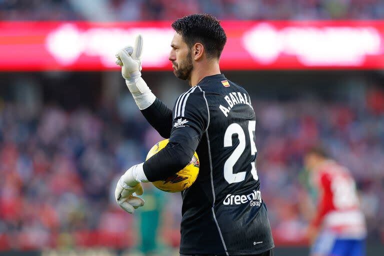 El arquero Augusto Batalla, cuyo pase pertenece a River pero que tuvo en San Lorenzo su último paso, se marchó en préstamo a Granada.