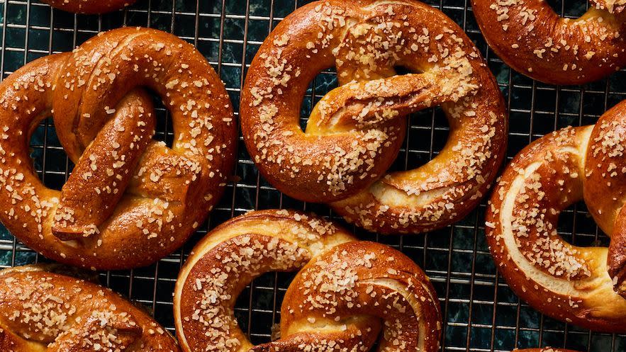 homemade soft pretzels