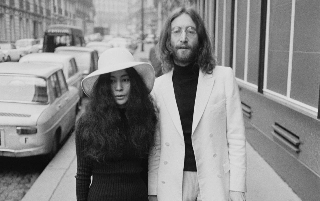 Yoko Ono and John Lennon in Paris for their honeymoon in 1969 - Hulton Archive 