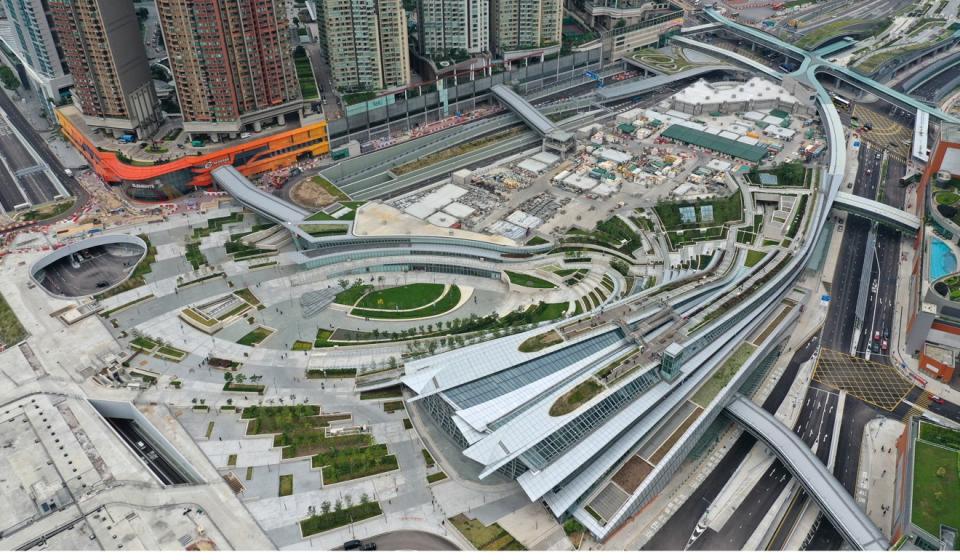 A commercial site above the West Kowloon station should be used for public housing, the FTU says. Photo: Roy Issa