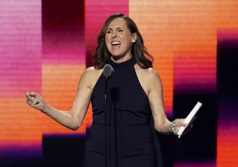 Molly Shannon presents the award for best lead performance in a new scripted series at the Film Independent Spirit Awards on Saturday, March 4, 2023, in Santa Monica, Calif. (AP Photo/Chris Pizzello)