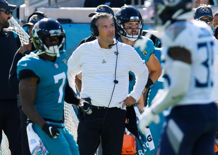 Urban Meyer looks at the scoreboard during the Jaguars&#39; Oct. 10 loss to the Titans.