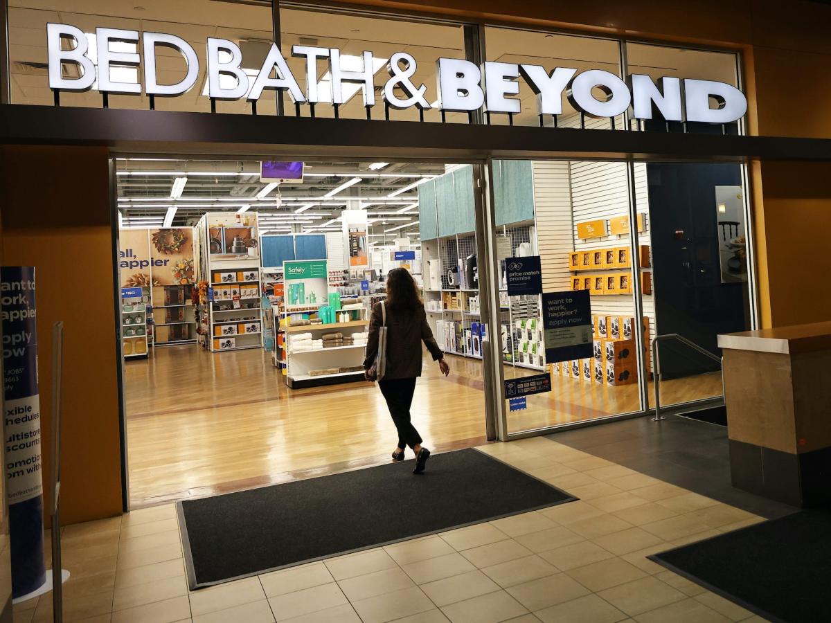 Bed Bath & Beyond CFO plunges to his death, Business and Economy News