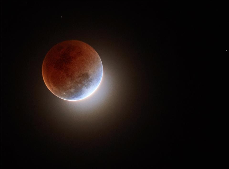 Lunar Eclipse Feature