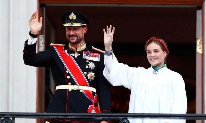 Haakon de Noruega y su hija Ingrid