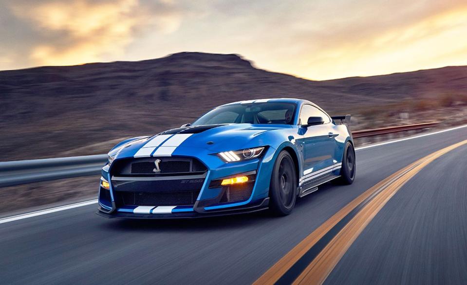 Ford Mustang Shelby GT500 – 14 mpg (subcompact)