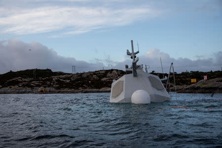 A shipwrecked Norwegian navy frigate "KNM Helge Ingstad" is seen in this Norwegian Coastal Administration handout picture in Oygarden, Norway, November 13, 2018. Jakob Ostheim/Norwegian Coastal Administration/Handout vis REUTERS ATTENTION EDITORS - THIS IMAGE WAS PROVIDED BY A THIRD PARTY. NO RESALES. NO ARCHIVES.