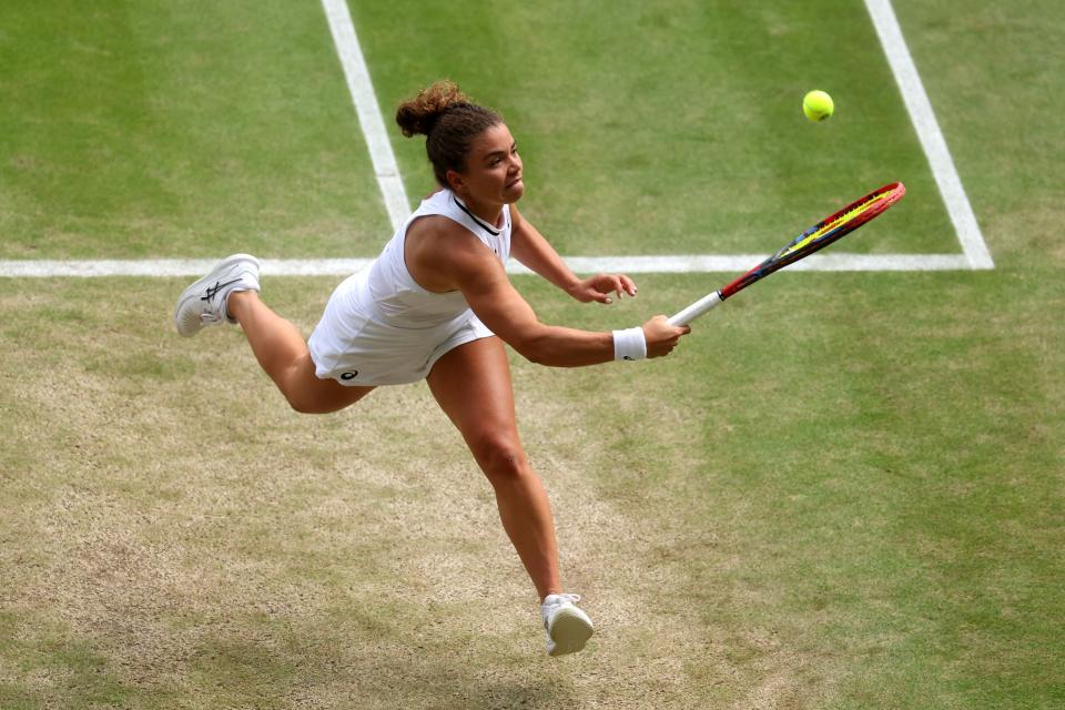 Jasmine Paolini remarkably keeps a point alive before Donna Vekic misses a smash (Getty Images)