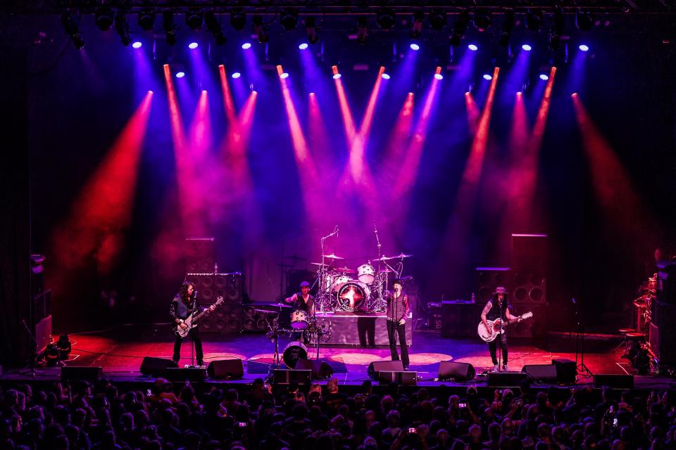 Boston rock band Extreme has been on a world tour for the last year.