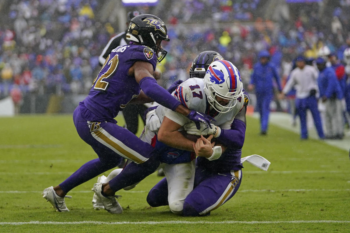 4th-down stop and last-second kick lift Bills past Ravens 23-20