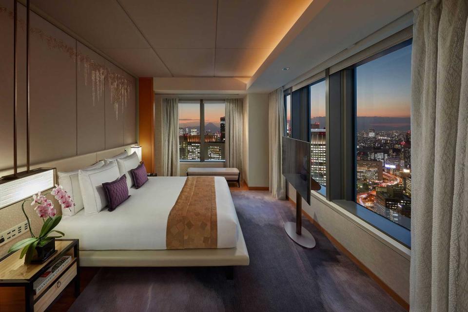 Mandarin Oriental, guest room, Tokyo, Japan