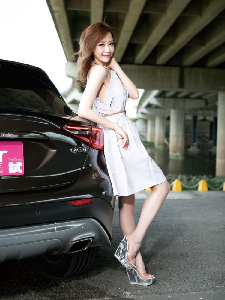 【Date With LUCY】Infiniti QX30 2.0t旗艦款 德裔日籍 小而精悍