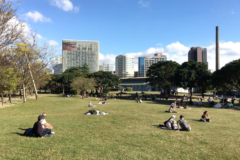 今天是24節氣的「大寒」，不過各地天氣晴朗氣溫直逼夏天。   圖：張良一/攝