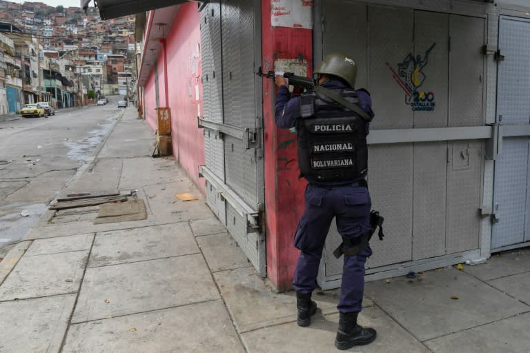 Según el informe, la Policía Nacional Bolivariana (PNB) fue responsable de 30% de las 620 muertes a manos de los cuerpos de seguridad de Venezuela registradas en 2023, la mayoría de cuyas víctimas tenían entre 18 y 30 años (Federico PARRA)