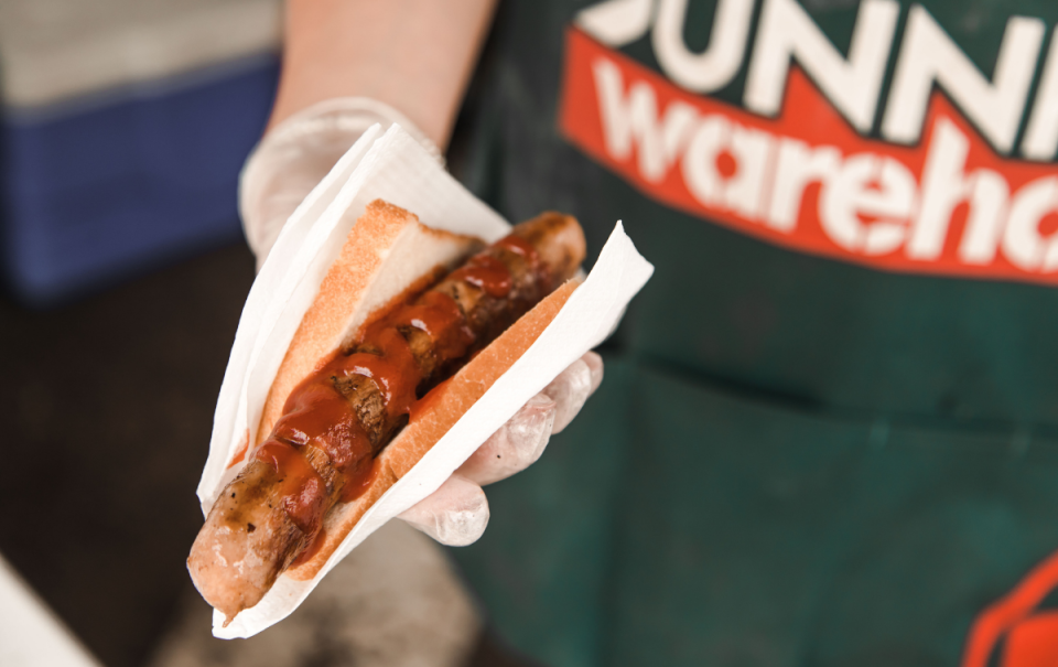 Bunnings sausage sizzle