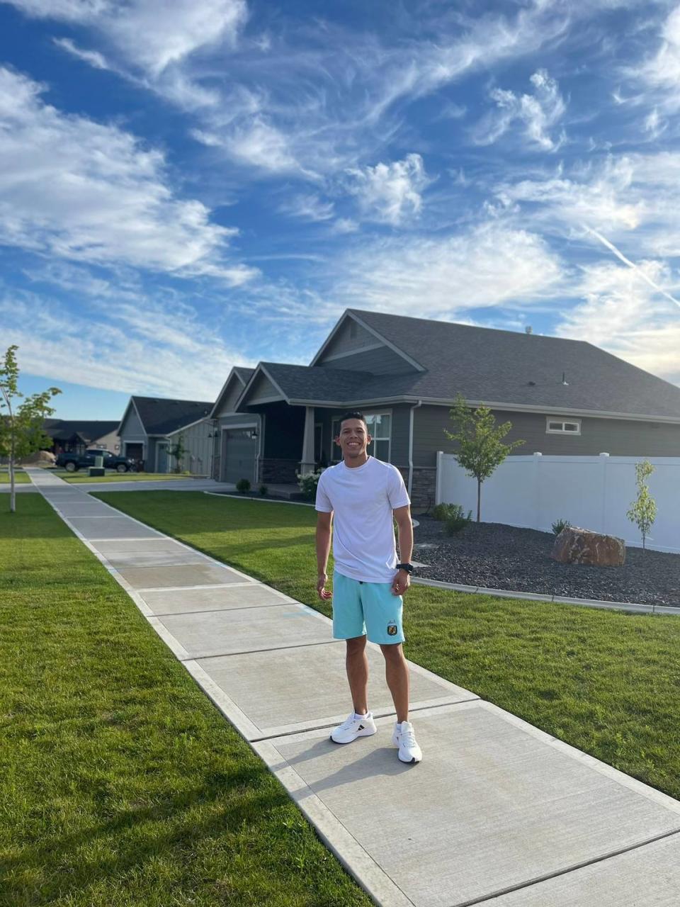 El venezolano Jenderson Antonio Rondón Mendoza en la Ciudad de Spokane, Washington, donde reside tras recibir el parole humanitario.