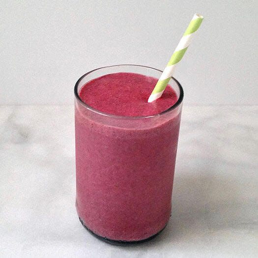 Chia, Berry, and Cardamom Vegan Smoothie