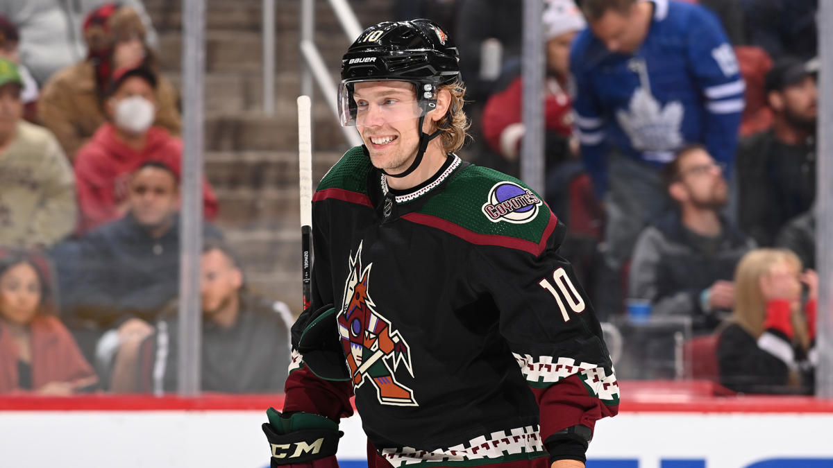 Arizona Coyotes land NHL's first Native American jersey sponsor, sign  multiyear agreement with Gila River Indian Community - ESPN