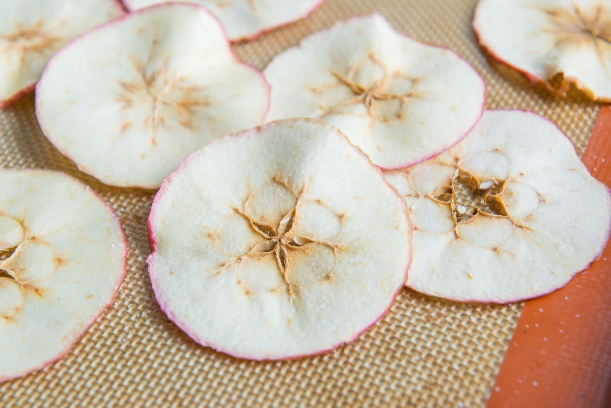 baked apple chips