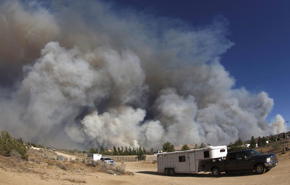 Southern California wildfire forces evacuations