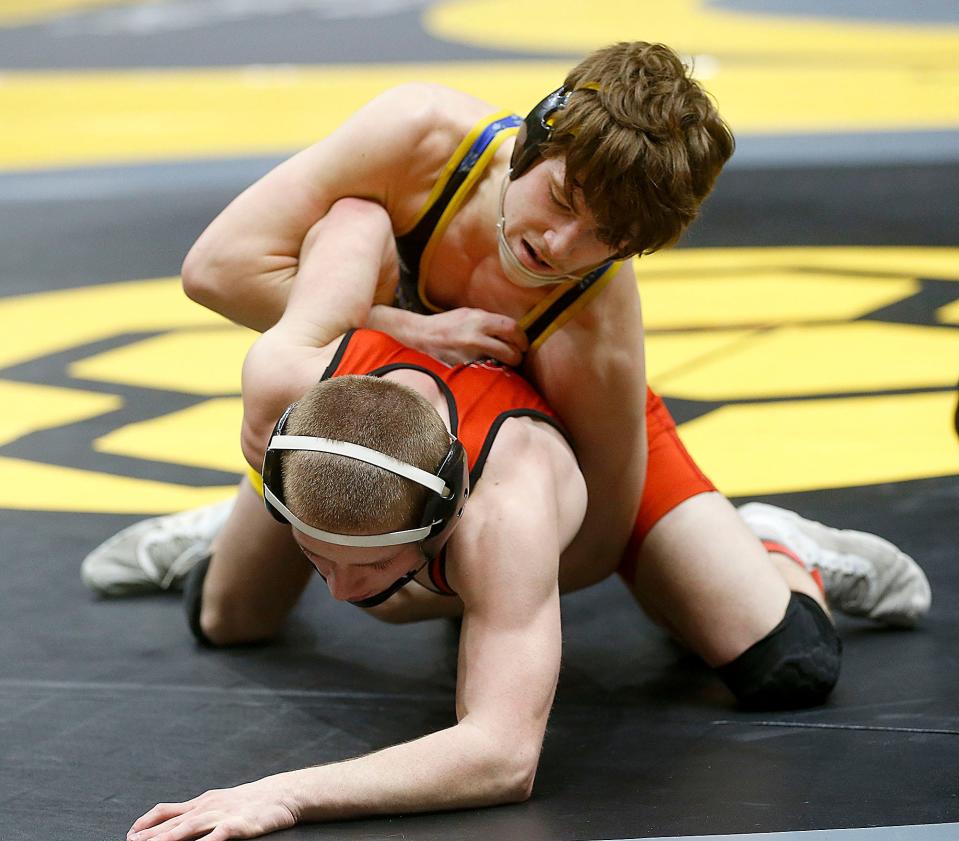 Ontario's Jacob Ohl wrestles Farfield Union's James Worthington during their 120 lbs. match at the OHSAA State Wrestling Championships Friday, March 10, 2023 at the Jerome Schottenstein Center. TOM E. PUSKAR/ASHLAND TIMES-GAZETTE