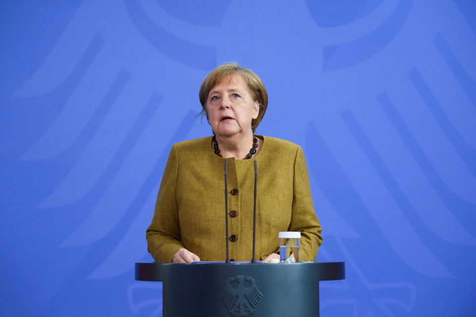 Kanzlerin Merkel bei ihrer Pressekonferenz zum Infektionsschutzgesetz (Bild: REUTERS/Annegret Hilse/Pool)