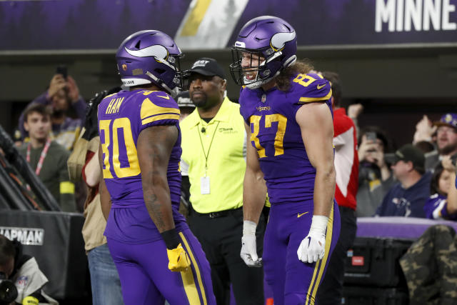 Minnesota Vikings tight end T.J. Hockenson (87) stands on the field during  an NFL football team practice in Eagan, Minn., Wednesday, May 3, 2023. (AP  Photo/Abbie Parr Stock Photo - Alamy