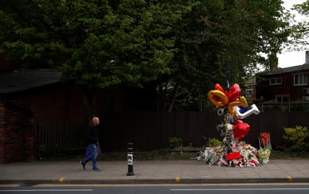 The Wider Image: Makeshift shrines honour victims of British knife crime