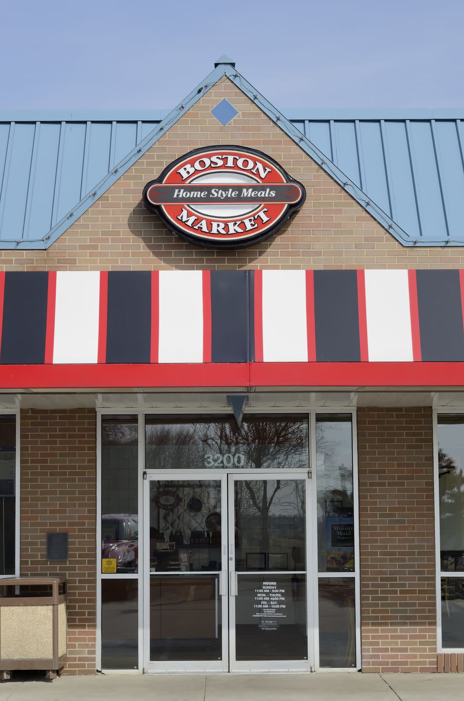 <p>Boston Market keeps their meal options simple and easy: The family-style restaurant offers several <a rel="nofollow noopener" href="https://www.bostonmarket.com/menu/family-meals/" target="_blank" data-ylk="slk:kid-friendly entrées;elm:context_link;itc:0;sec:content-canvas" class="link ">kid-friendly entrées</a>, including homestyle meatloaf, <a rel="nofollow noopener" href="https://www.womansday.com/food-recipes/food-drinks/g1607/10-chicken-drumstick-recipes-78356/" target="_blank" data-ylk="slk:rotisserie chicken;elm:context_link;itc:0;sec:content-canvas" class="link ">rotisserie chicken</a>, turkey, or macaroni and cheese.</p>