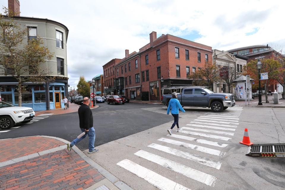 Writer argues benefits and feasibility of making Portsmouth Market Square vehicle free.