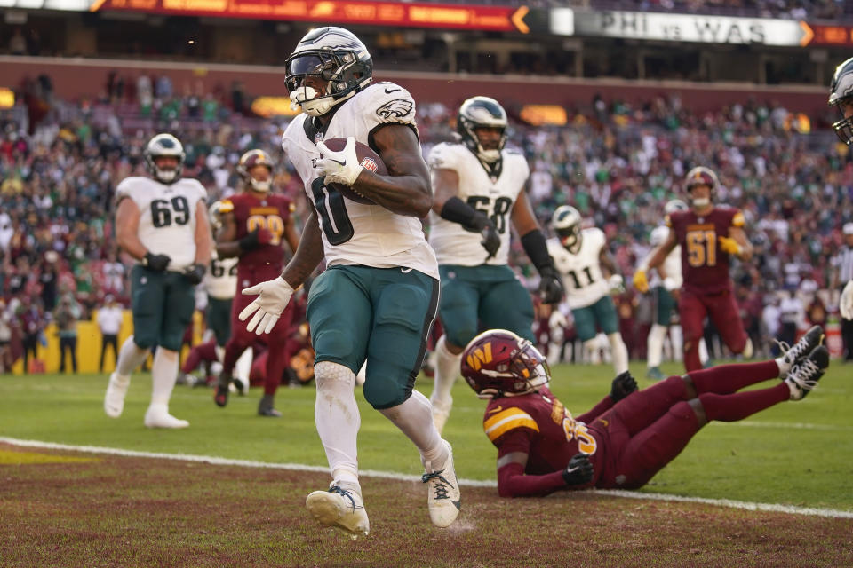 Eagles running back D'Andre Swift could be in line for a monster game against the Cardinals just in time fantasy football managers trying to win a title. (AP Photo/Alex Brandon)