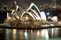 <b>1. Australia</b>: Australia repite por tercer año consecutivo como el país más feliz del mundo. La Ópera de Sídney es uno de los lugares más emblemáticos del país.