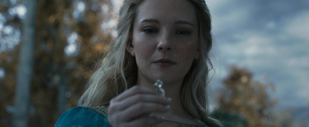 morfydd clark as galadriel