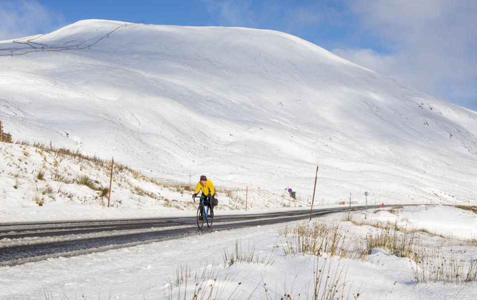 UK weather: First autumn snow hits Britain