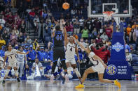 Kentucky's Dre'una Edwards (44) makes the winning shot to beat South Carolina in the NCAA women's college basketball Southeastern Conference tournament championship game Sunday, March 6, 2022, in Nashville, Tenn. Kentucky won 64-62. (AP Photo/Mark Humphrey)