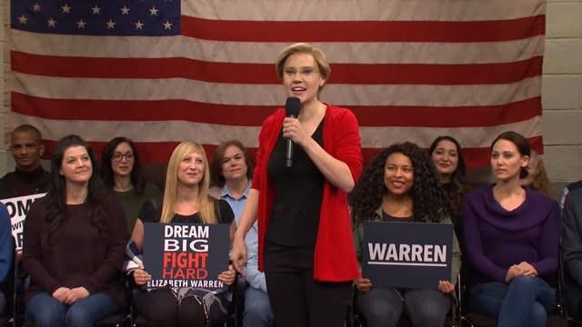 Kate McKinnon as Elizabeth Warren in front of her supporters and an American flag in &quot;Saturday Night Live&quot;