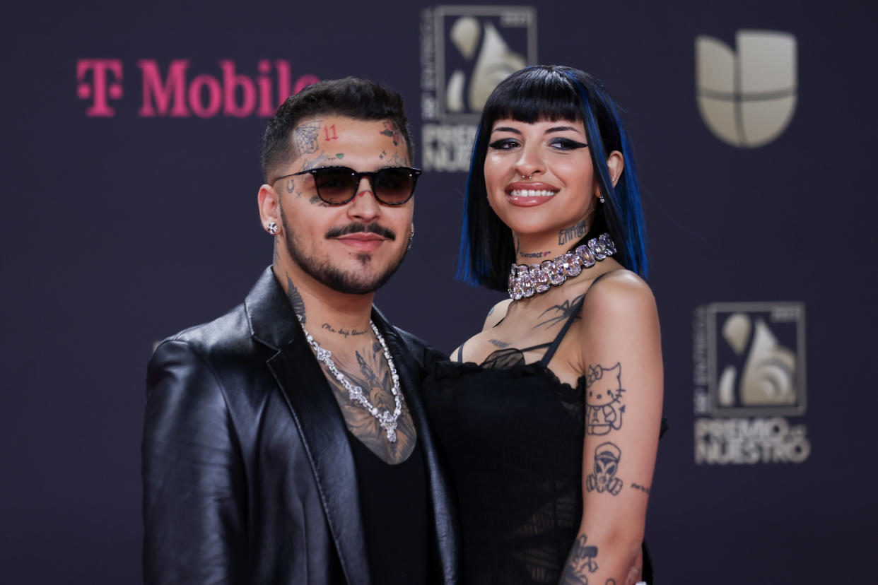 Christian Nodal y Cazzu en Premio Lo Nuestro en febrero de 2023 en Miami, Florida. (Photo by Mireya Acierto/Getty Images)