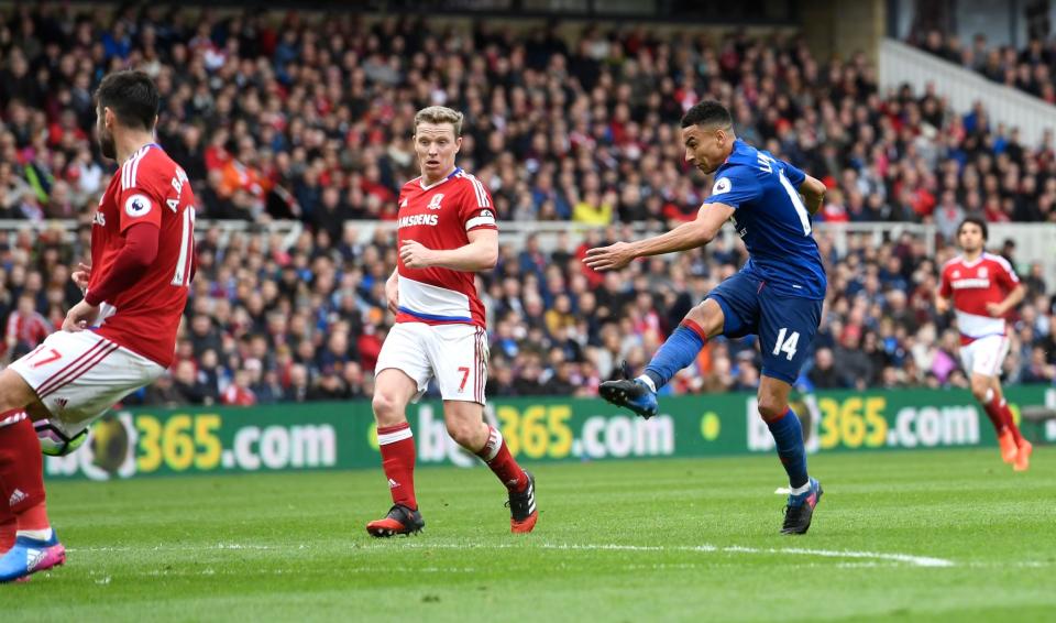 <p>Lingard grabs a second for United </p>