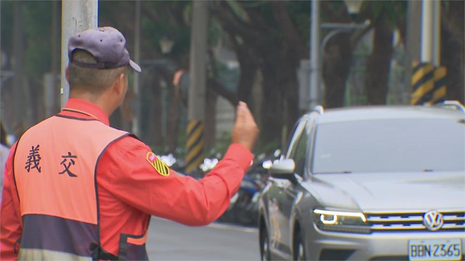 台塑超過4千員工搬進內湖　公車站牌大排長龍畫面曝