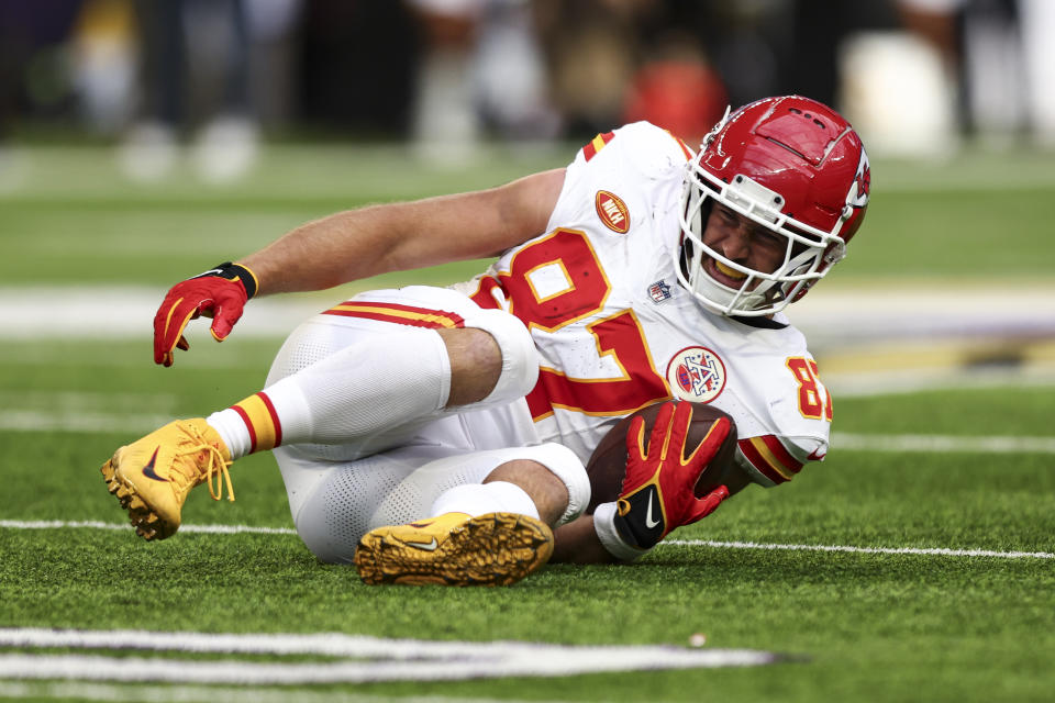 Este año, Travis Kelce ha batallado con las lesiones como no había sucedido desde su año de novato. (Photo by Kevin Sabitus/Getty Images)