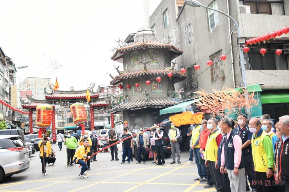 ▲南瑤宮癸卯年笨港進香活動，舉行置天台祭典與豎頭旗稟告上蒼等儀式，全遵循古禮進行，典禮肅穆隆重。（圖／記者陳雅芳攝，2023.04.26）