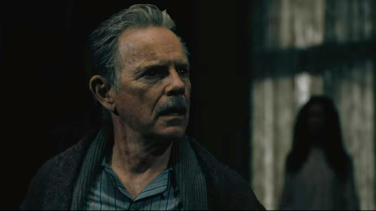  Bruce Greenwood as Roderick Usher in The Fall of the House of Usher. 