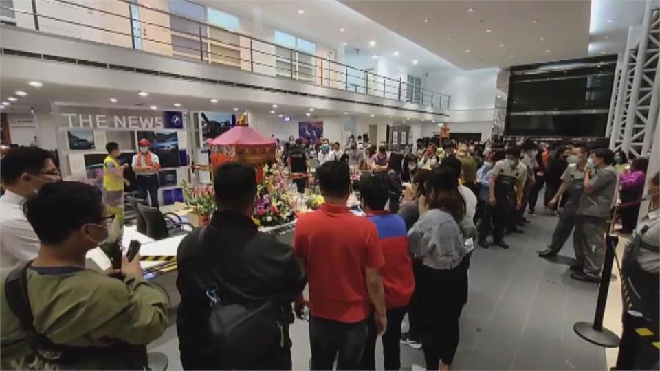 曾駐駕祈福！  「粉紅超跑」二度造訪汽車服務中心